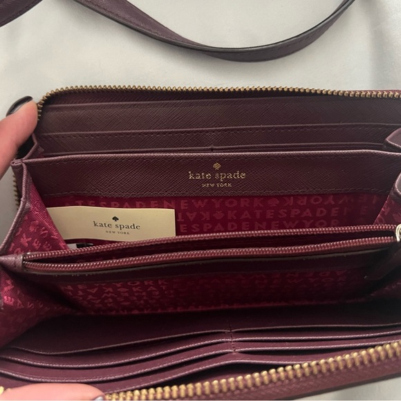 Kate spade ♠️ wallet - Picture 3 of 3